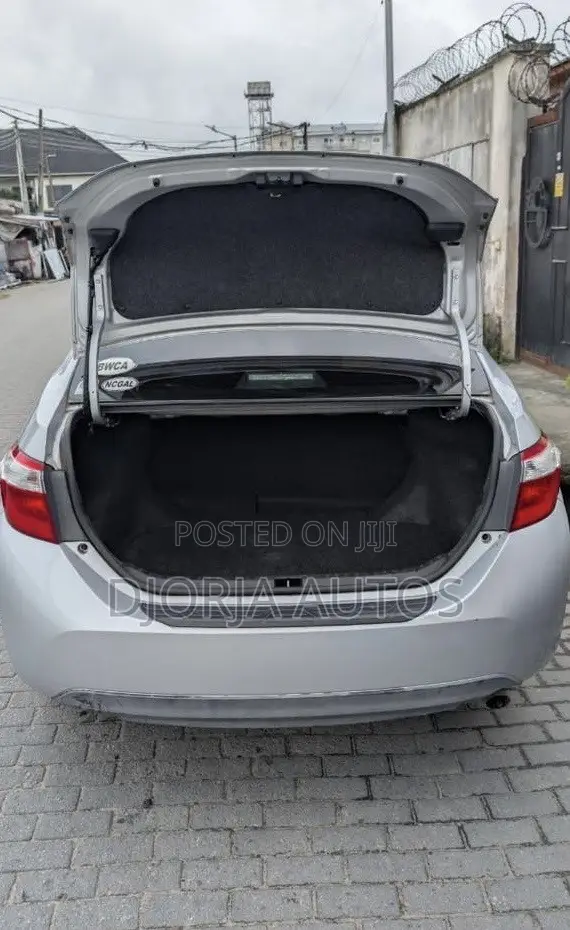 Toyota Corolla 2016 Silver