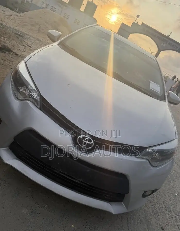 Toyota Corolla 2016 Silver