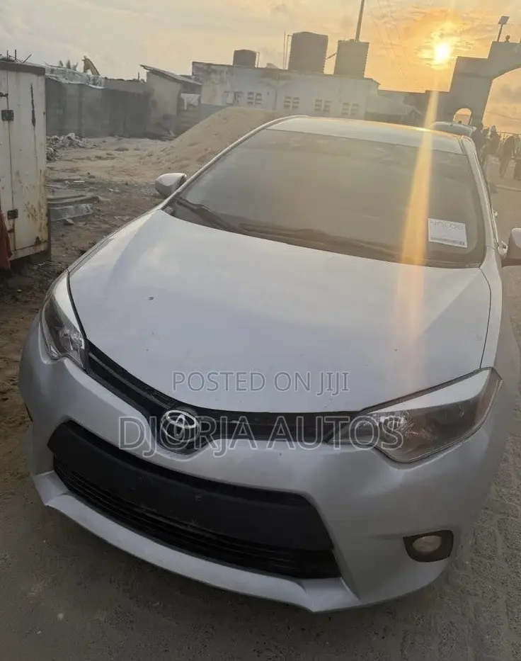 Toyota Corolla 2016 Silver