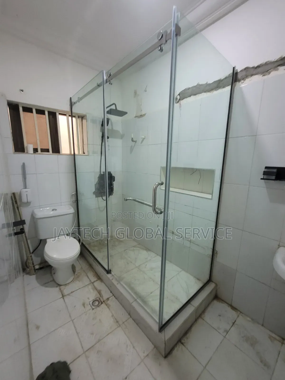 10mm Glass Cubicle