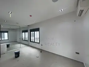 4bdrm Duplex in Banana Island for rent