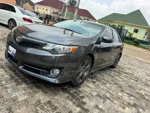 Toyota Camry SE V6 4dr Sedan (3.5L 6cyl 6A) 2013 Green