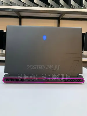 Laptop Alienware m17 R5 16GB AMD Ryzen 7 SSD 1T
