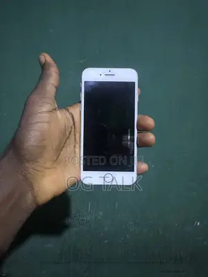 Apple iPhone 7 32 GB Silver