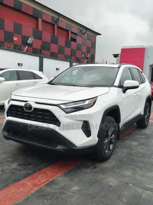 Toyota RAV4 XLE AWD 2023 White