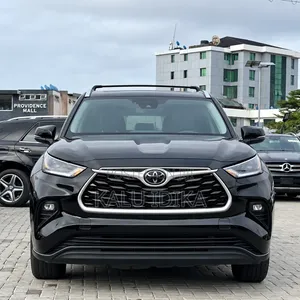 Toyota Highlander XLE 2021 Black