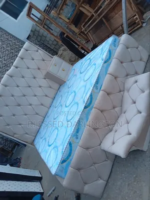 6/6 Super Luxury Cream Colour Upholstery Paded Bed Frame