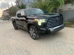 Toyota Tundra Platinum 2022 Black