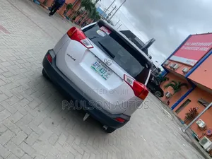 Toyota RAV4 XLE 4dr SUV AWD (2.5L 4cyl 6A) 2015 Silver
