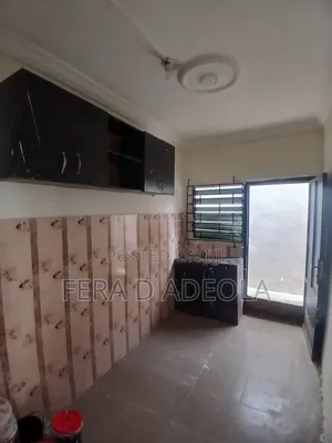 1bdrm Room & Parlour in Marina Estate, Ado / Ajah for rent