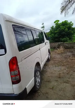 Toyota HiAce 2002 White