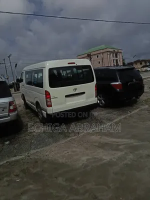 Toyota HiAce 2002 White