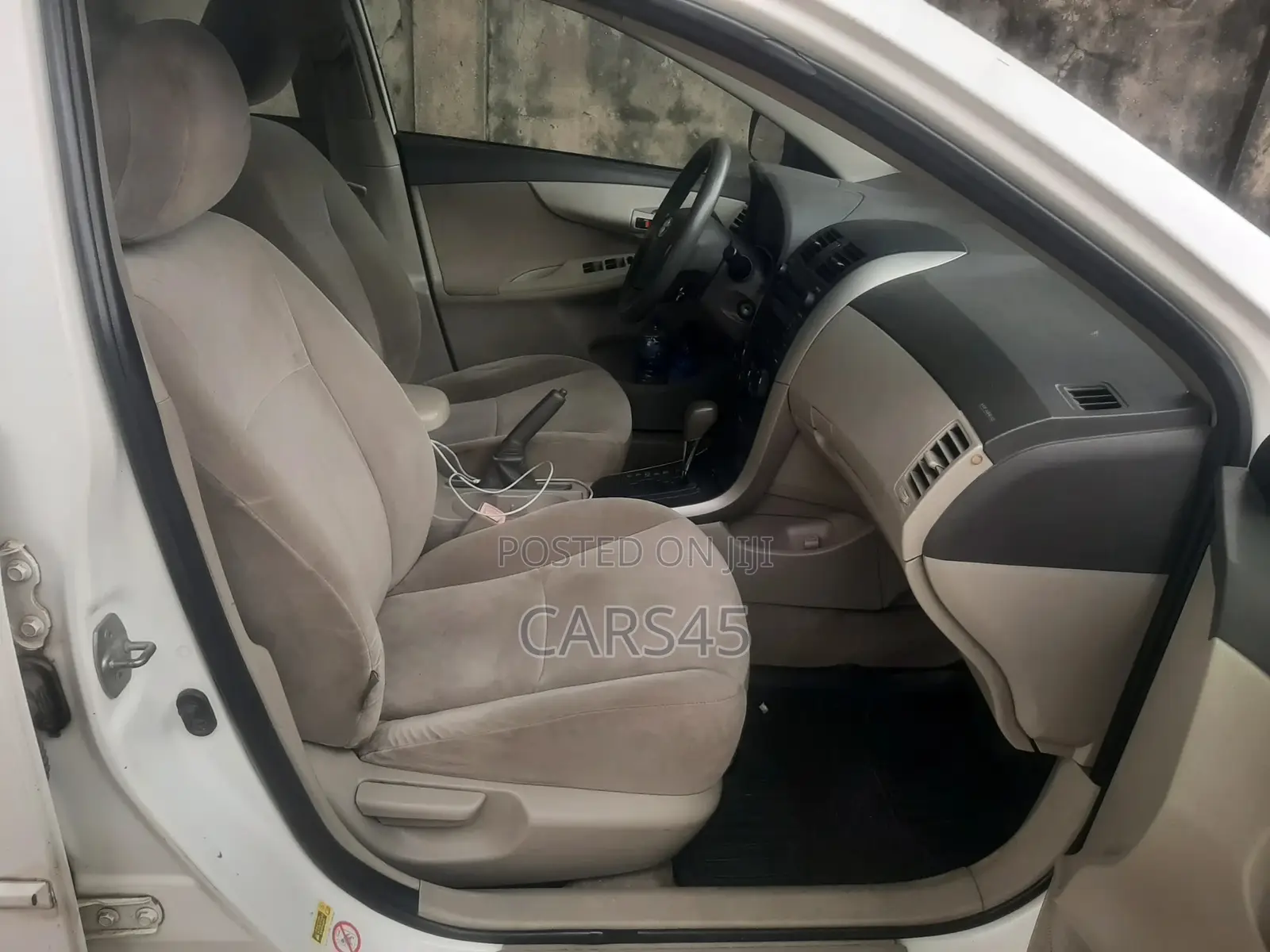 Toyota Corolla 2009 White