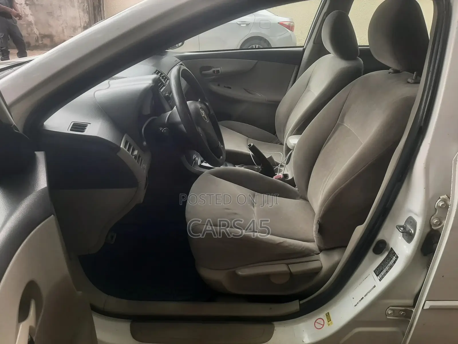 Toyota Corolla 2009 White