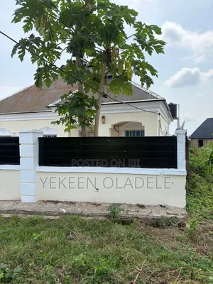 3bdrm Bungalow in Apete, Osogbo for sale
