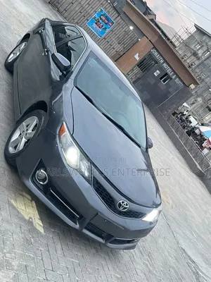 Toyota Camry SE 4dr Sedan (2.5L 4cyl 6A) 2012 Gray