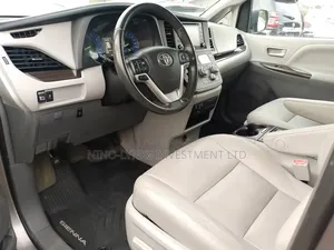 Toyota Sienna 2018 Gray