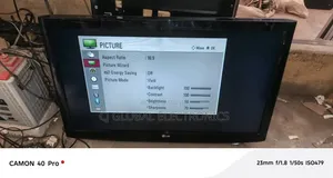 UK Used LG 42,inches LCD With Flash Drive