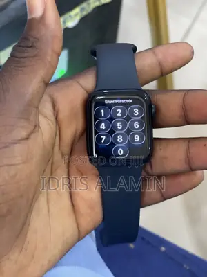 Apple Watch SE 2nd Generation – Neat Fully Functional