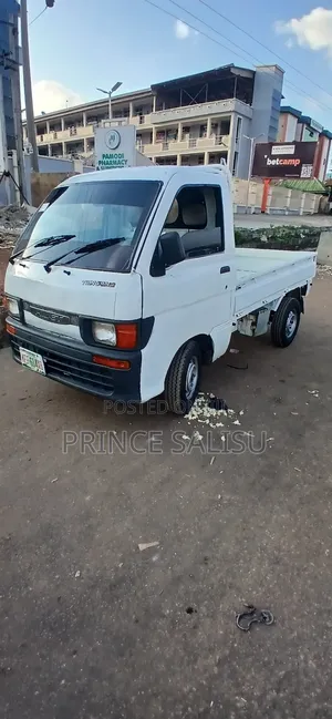 Daihatsu Hijet Truck 1999 White