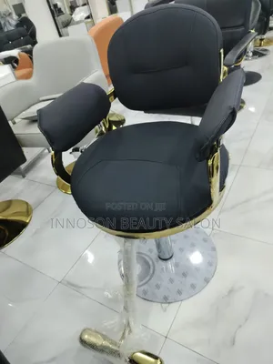 Styling Chair Gold