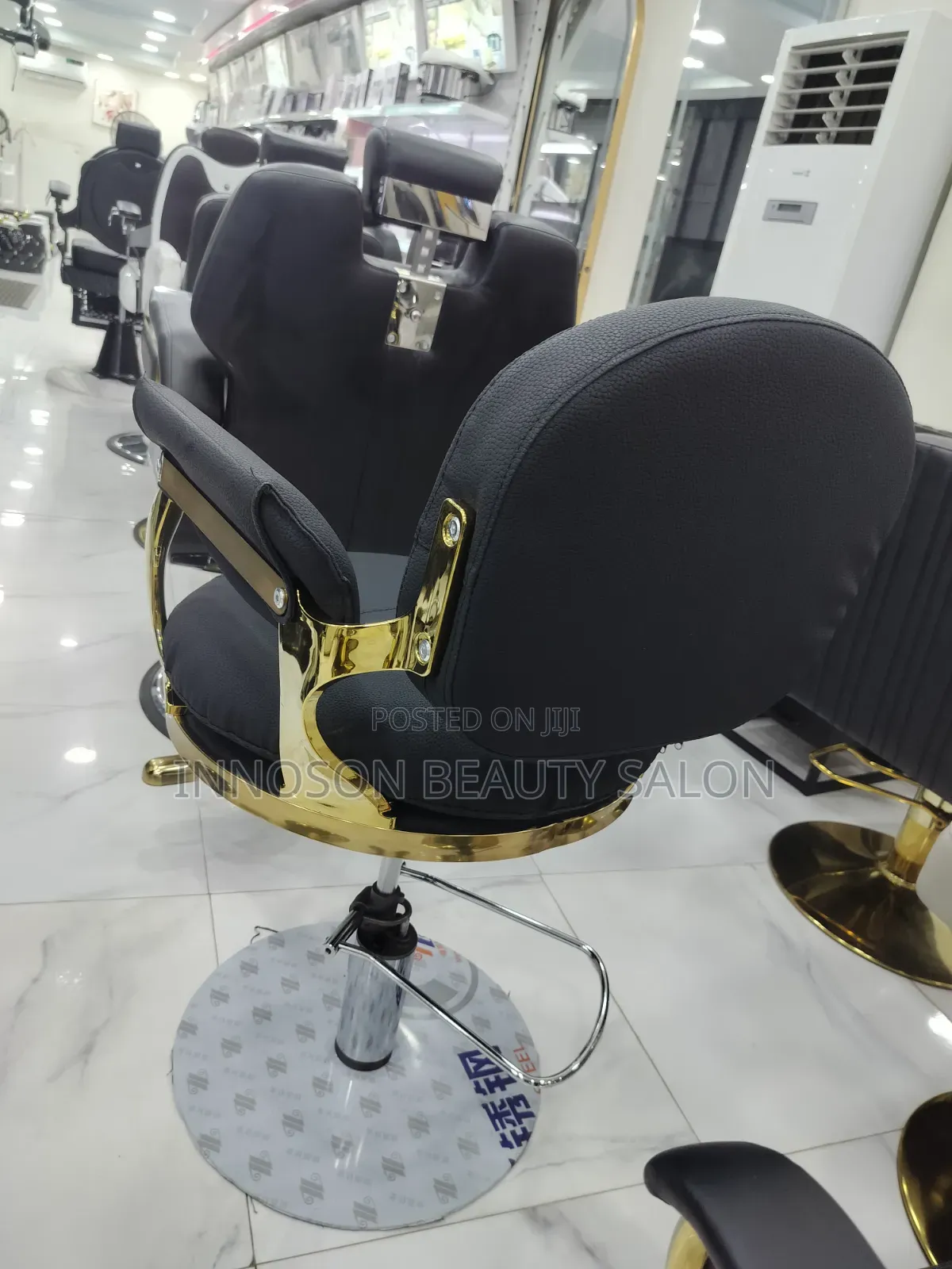 Styling Chair Gold