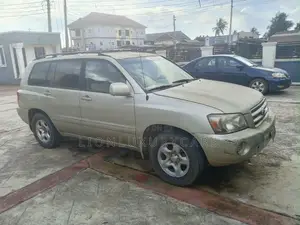 Toyota Highlander 2004 Gold