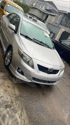 Toyota Corolla 2010 Silver