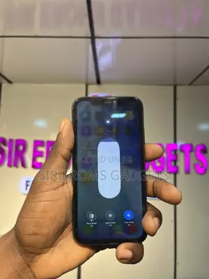 Apple iPhone 11 64 GB Black
