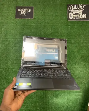 Laptop Lenovo IdeaPad 300 8GB Intel Core i5 HDD 320GB