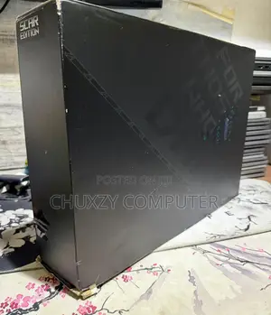 New Laptop Asus ROG Strix SCAR 17 32GB AMD Ryzen 9 SSD 2T