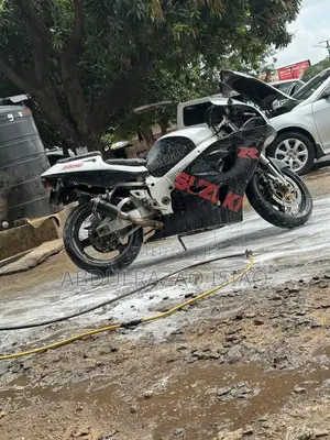 Suzuki GSX-R 2000 Black