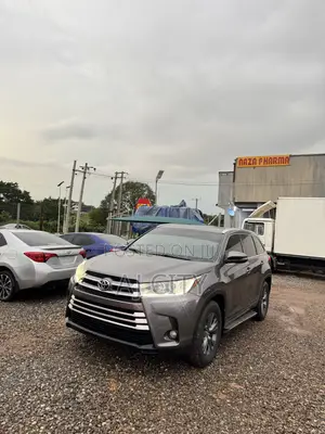 Toyota Highlander XLE 4dr SUV (3.5L 6cyl 6A) 2014 Gray