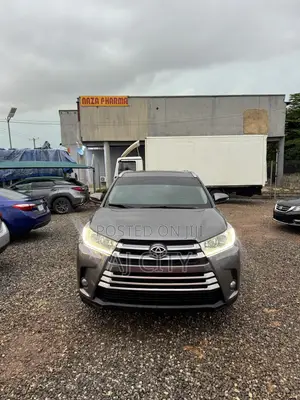 Toyota Highlander XLE 4dr SUV (3.5L 6cyl 6A) 2014 Gray