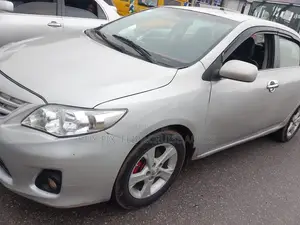 Toyota Corolla LE 4dr Sedan (1.8L 4cyl 4A) 2012 Silver