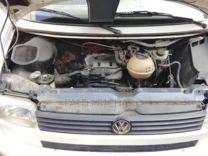 Volkswagen Transporter 2000 White