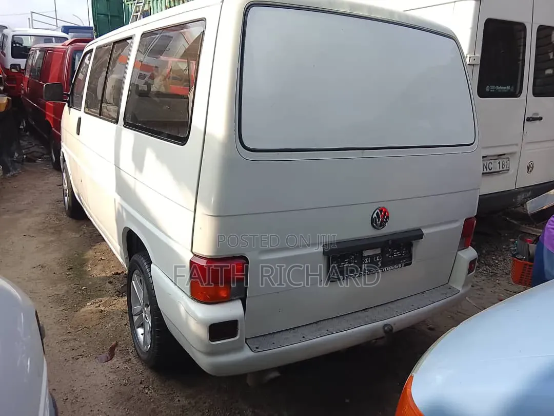 Volkswagen Transporter 2000 White
