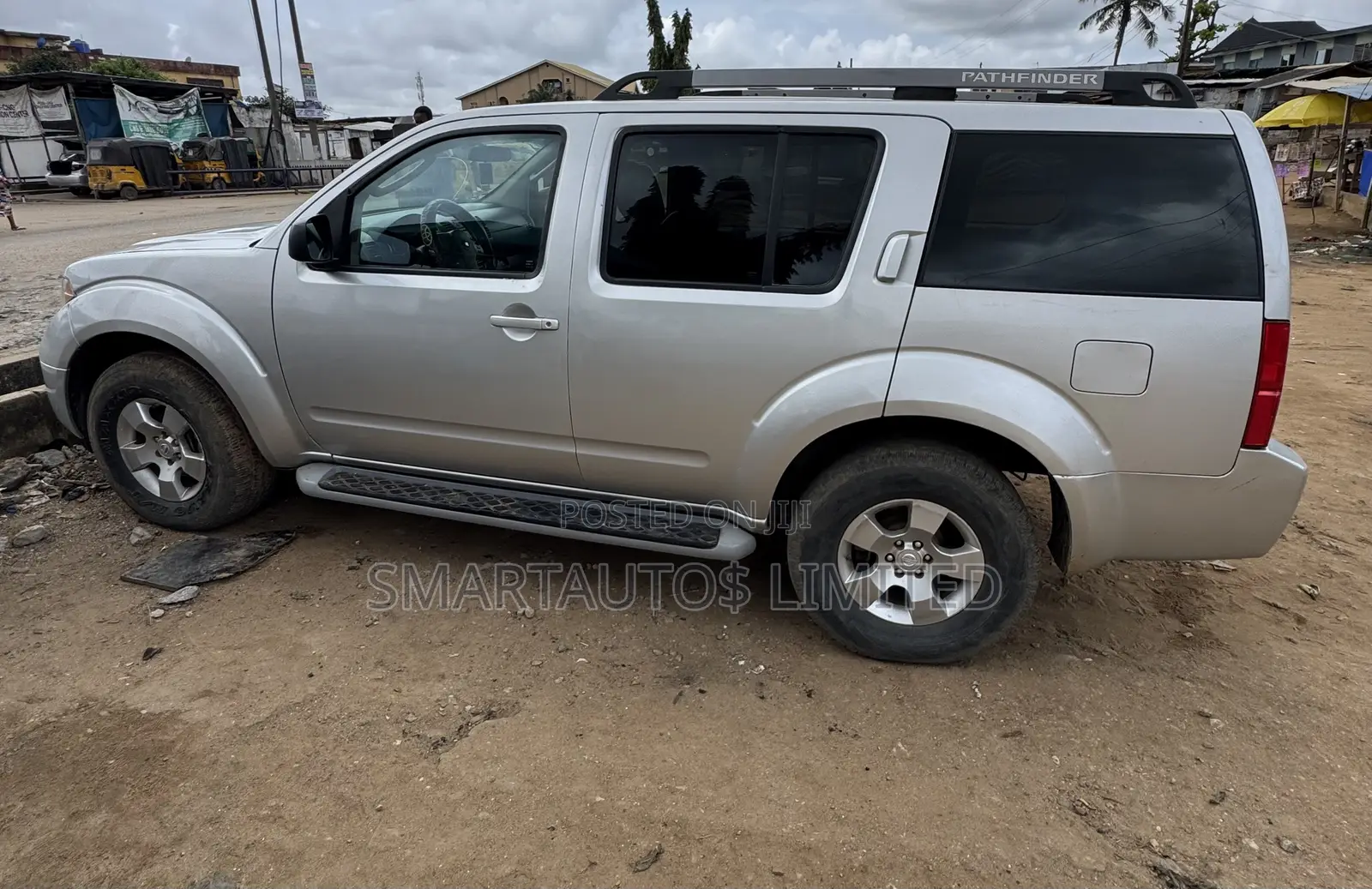 Nissan Pathfinder 2005 Silver