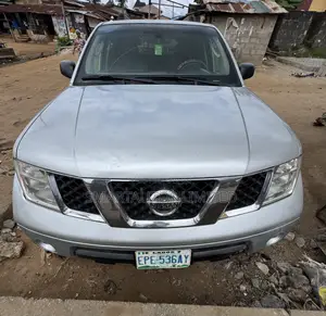 Nissan Pathfinder 2005 Silver