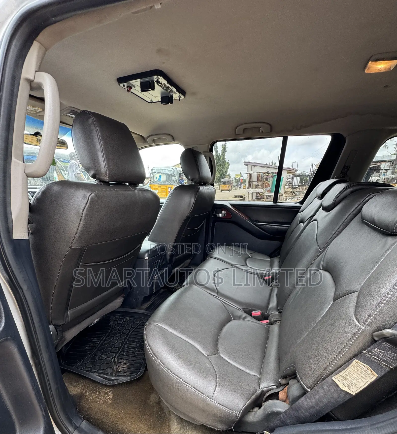 Nissan Pathfinder 2005 Silver
