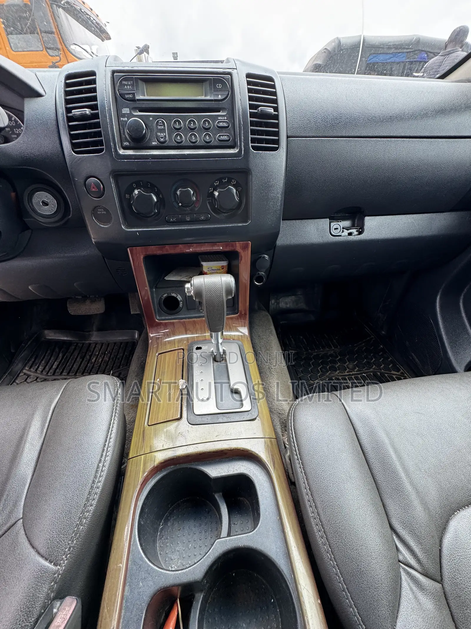 Nissan Pathfinder 2005 Silver