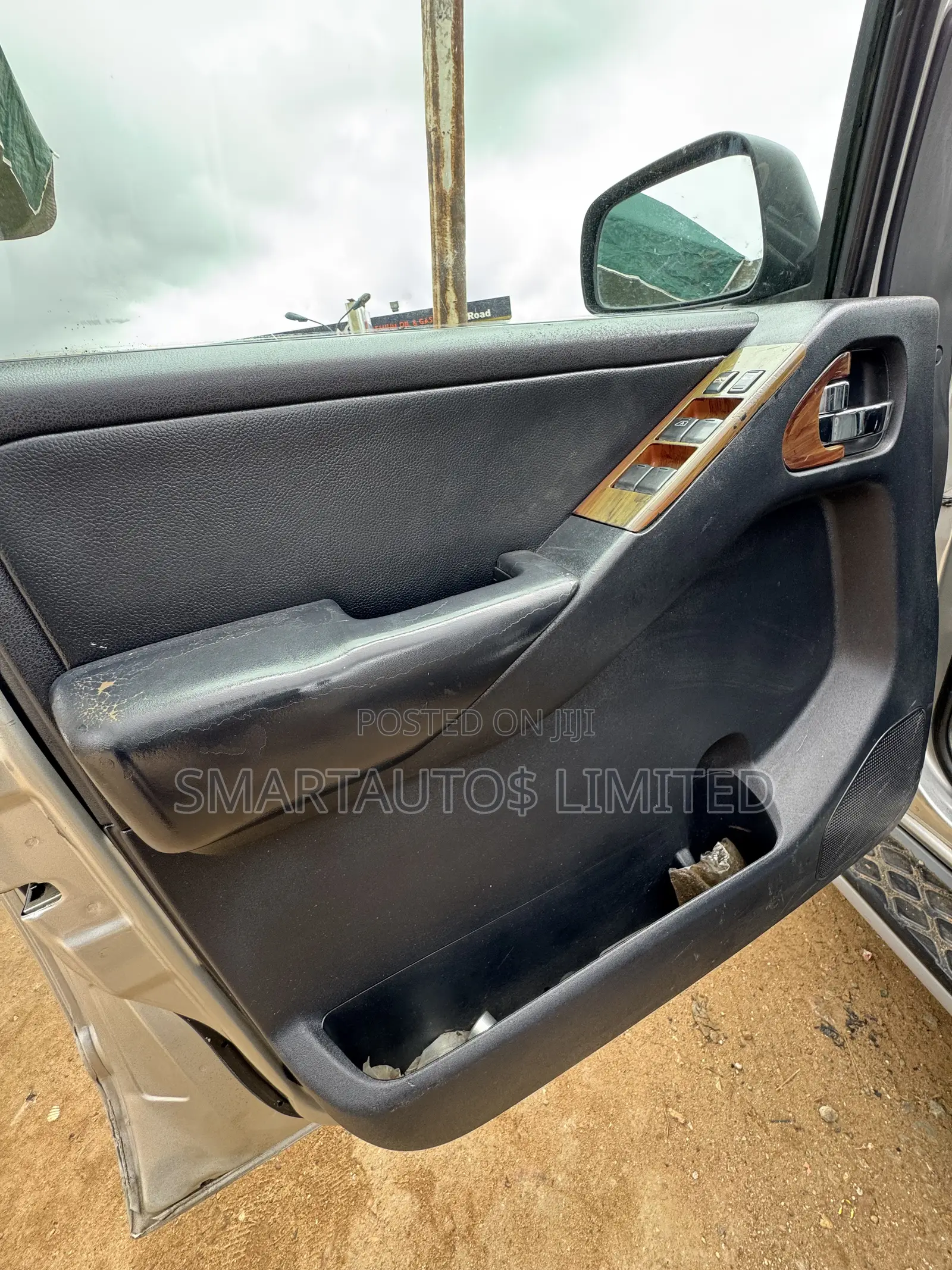 Nissan Pathfinder 2005 Silver