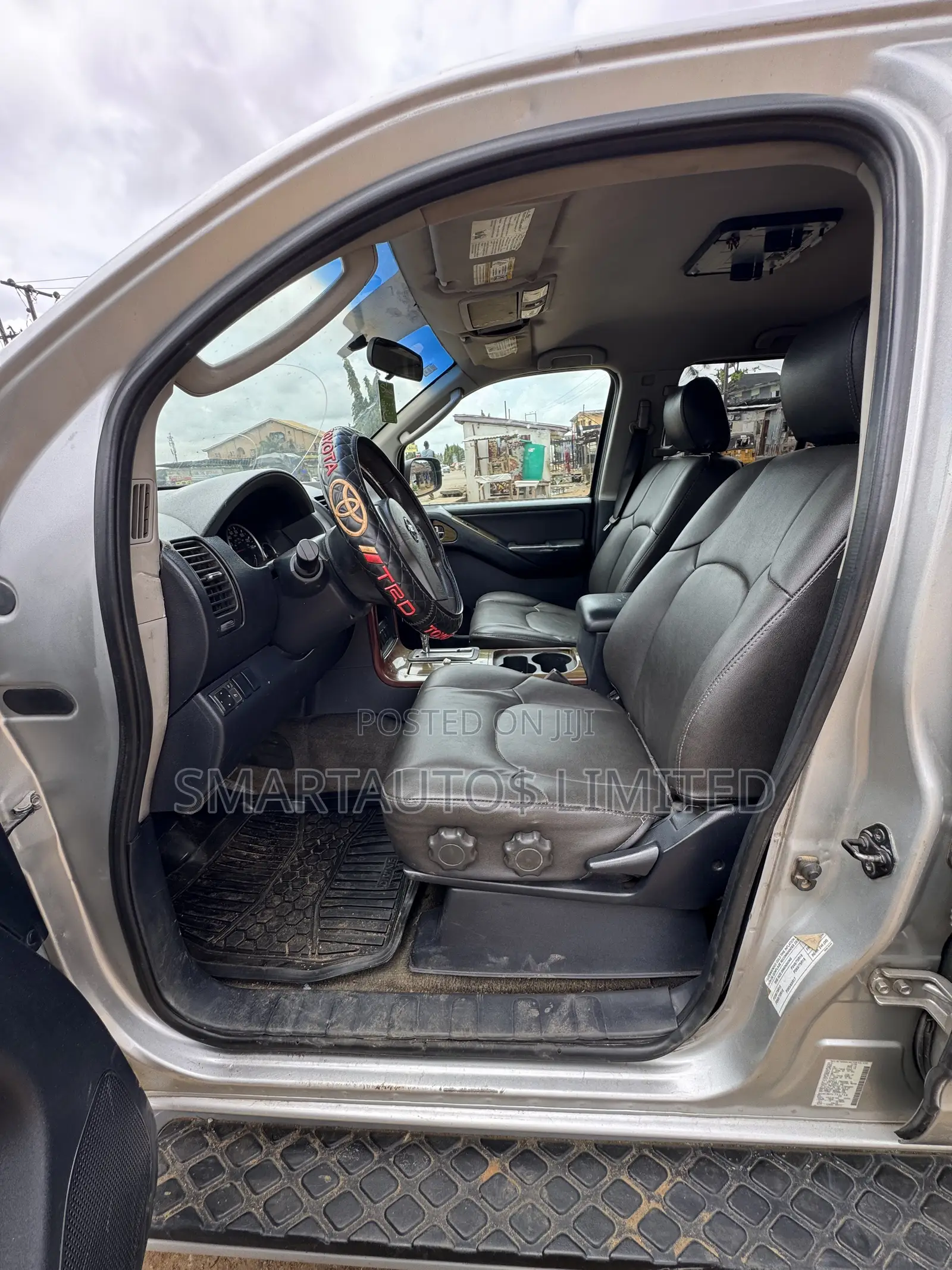 Nissan Pathfinder 2005 Silver