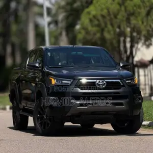 Toyota Hilux 2025 Black