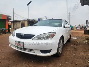 Toyota Camry LE 4dr Sedan (2.4L 4cyl 5M) 2003 White