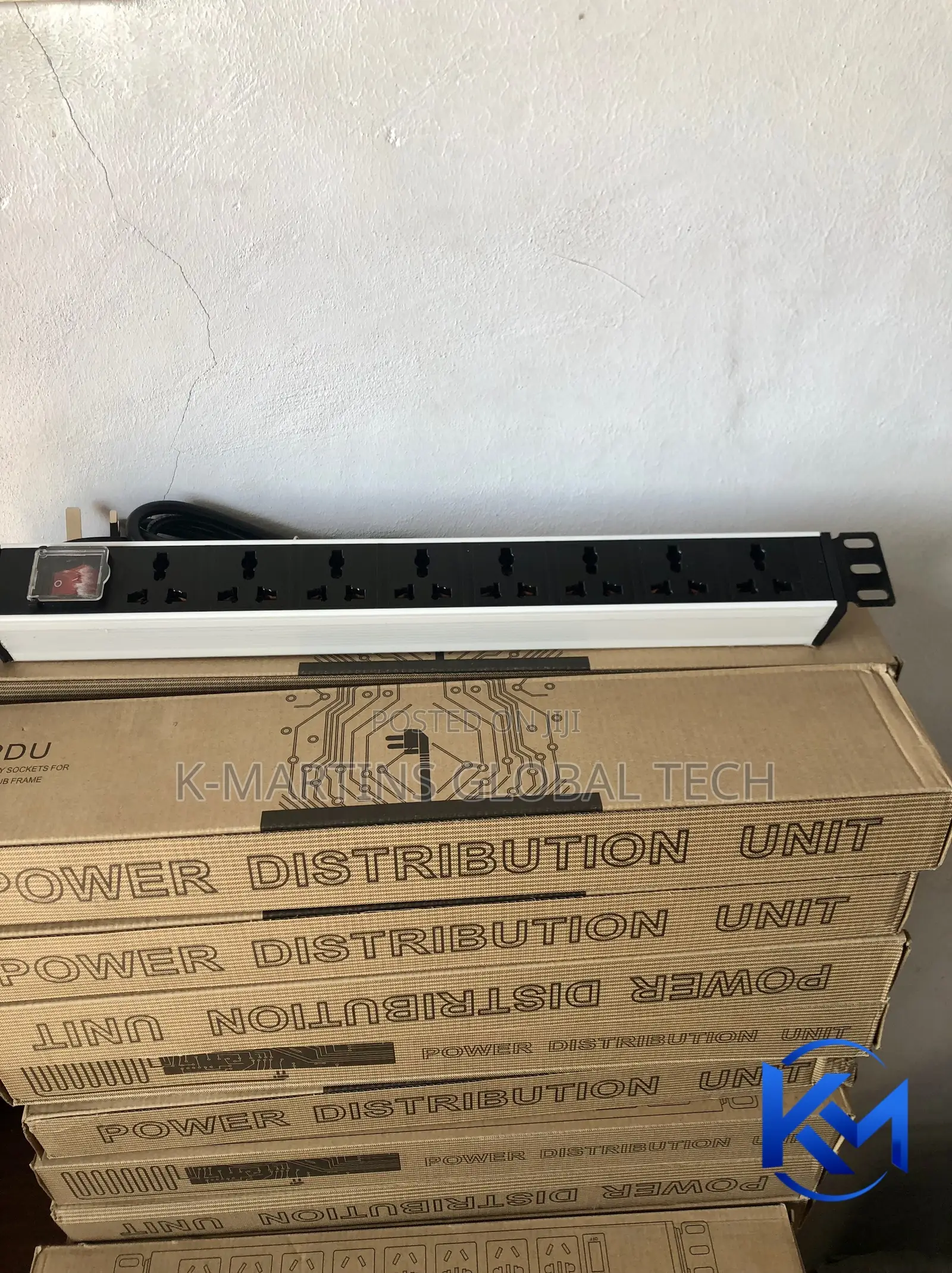 6 Way/8 Way PDU Power Distribution Unit 19 Inch Rack Mount.