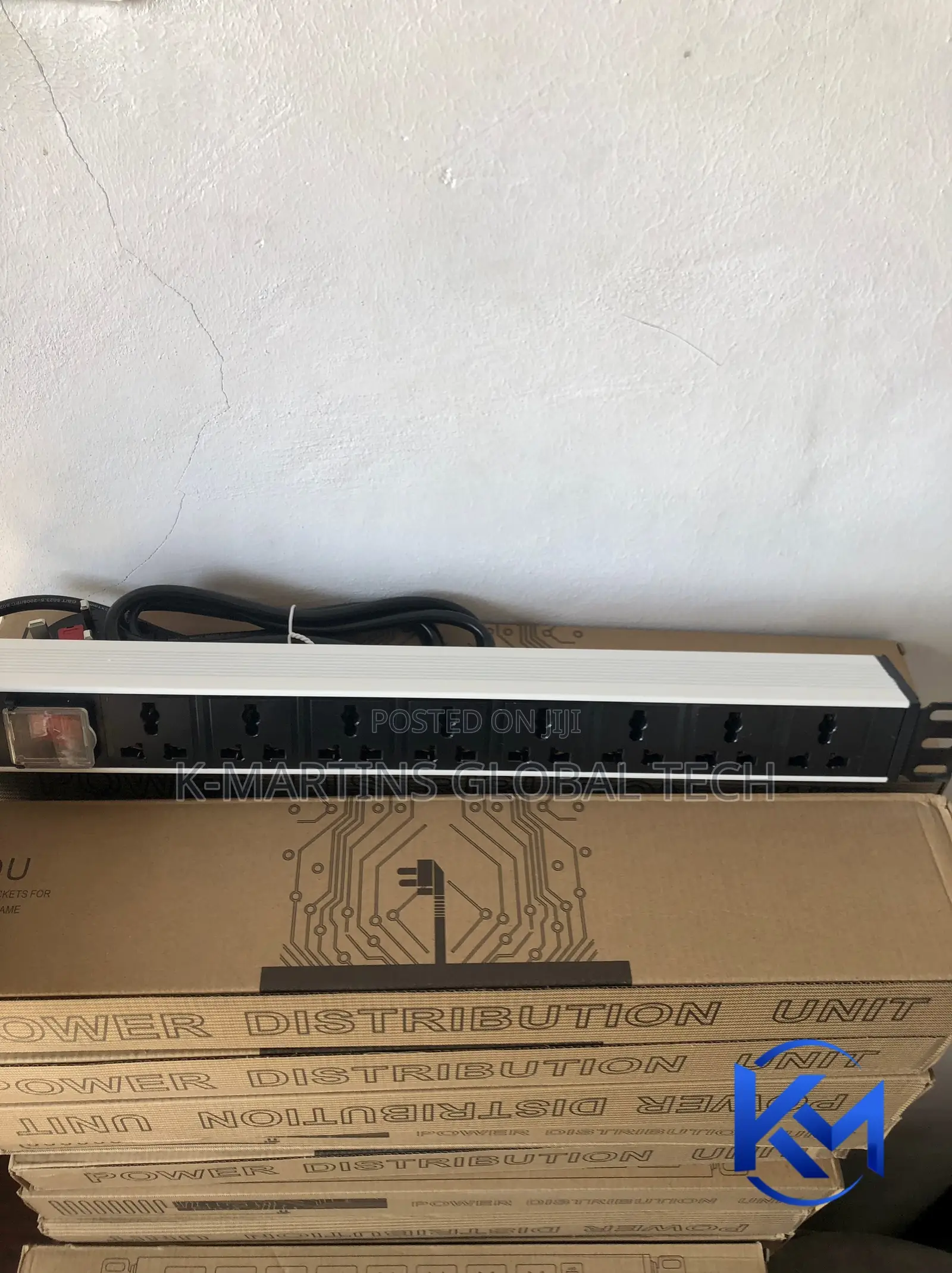 6 Way/8 Way PDU Power Distribution Unit 19 Inch Rack Mount.