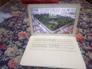 Laptop Apple MacBook 3GB Intel Core M2 HDD 512GB