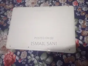 Laptop Apple MacBook 3GB Intel Core M2 HDD 512GB