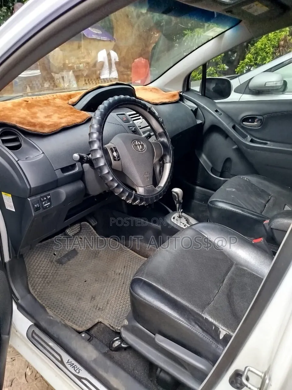 Toyota Yaris 2011 White